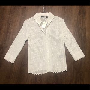NWT Essentials By Milano White Design Top Shirt M